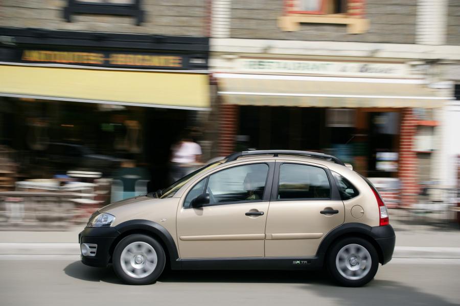  Citroen C3 XTR 2005 года  (фото 15 из 37)